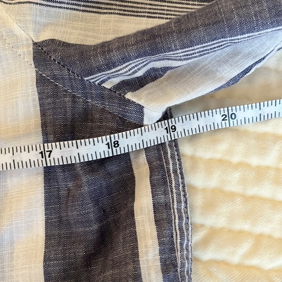 Banana Republic Soft Wash Blue and White Striped Button-Up Shirt XS - Picture 5 of 11